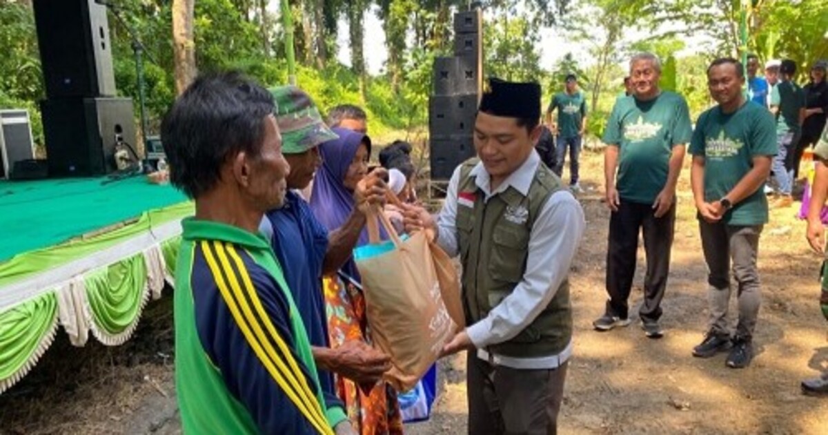 LAZISNU Tuban Santuni Yatim dan Dhuafa di Festival Alam Lestari