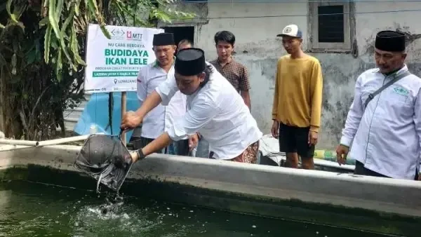 Zakat Produktif, LAZISNU Jatim Salurkan Bibit Lele ke Lumajang