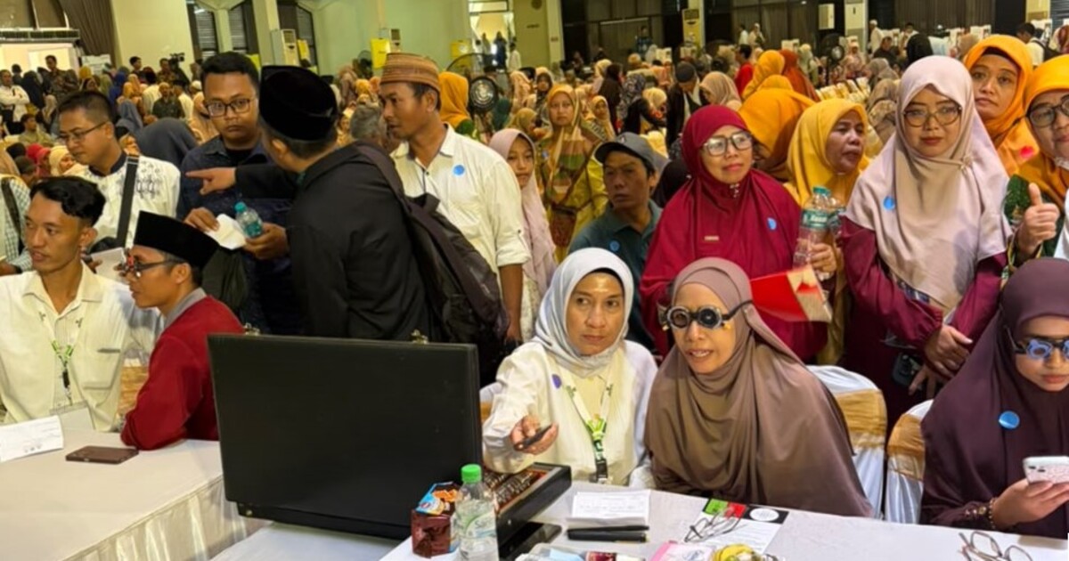 LAZISNU Jatim Turut Bagikan 1000 Kacamata Gratis bagi Guru Bareng BAZNAS
