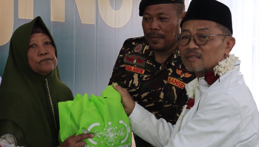LAZISNU Sidoarjo Serahkan Ratusan Sembako bagi Nahdliyin