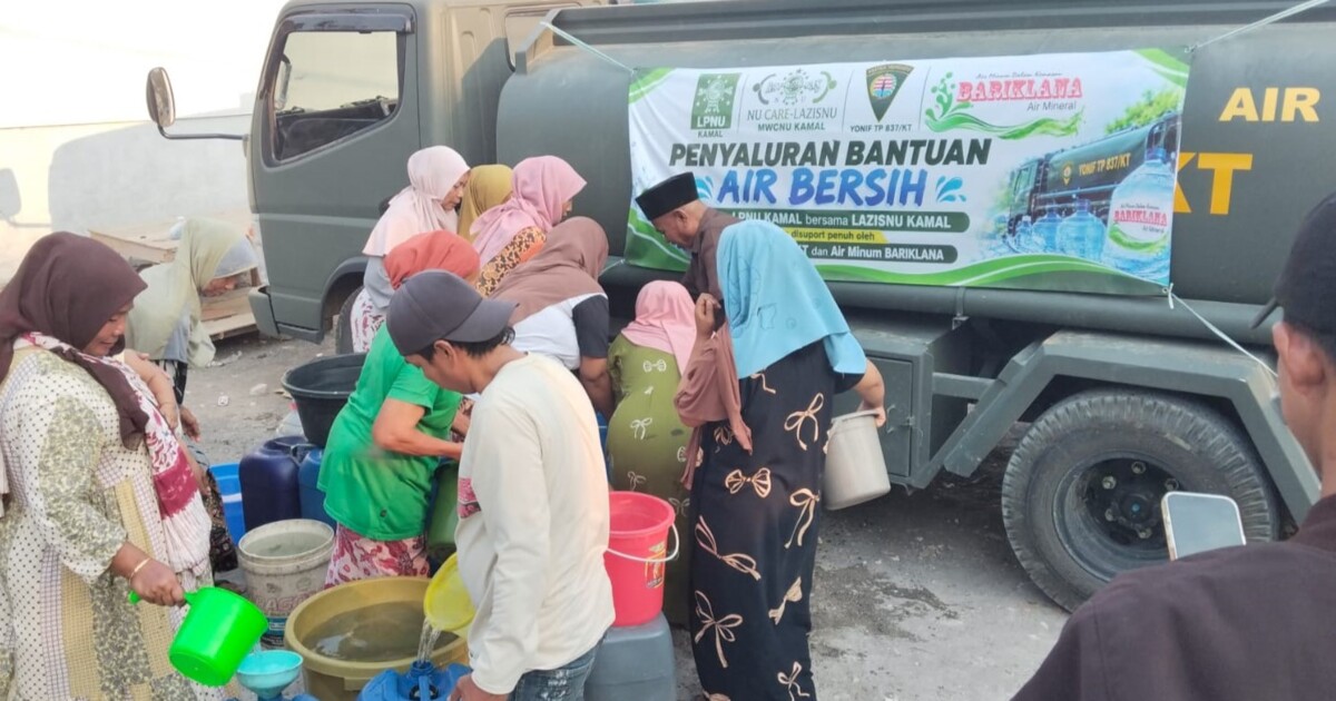 Kemarau Panjang, NU Care-LAZISNU Bangkalan Kirim Air Bersih ke 19 Desa