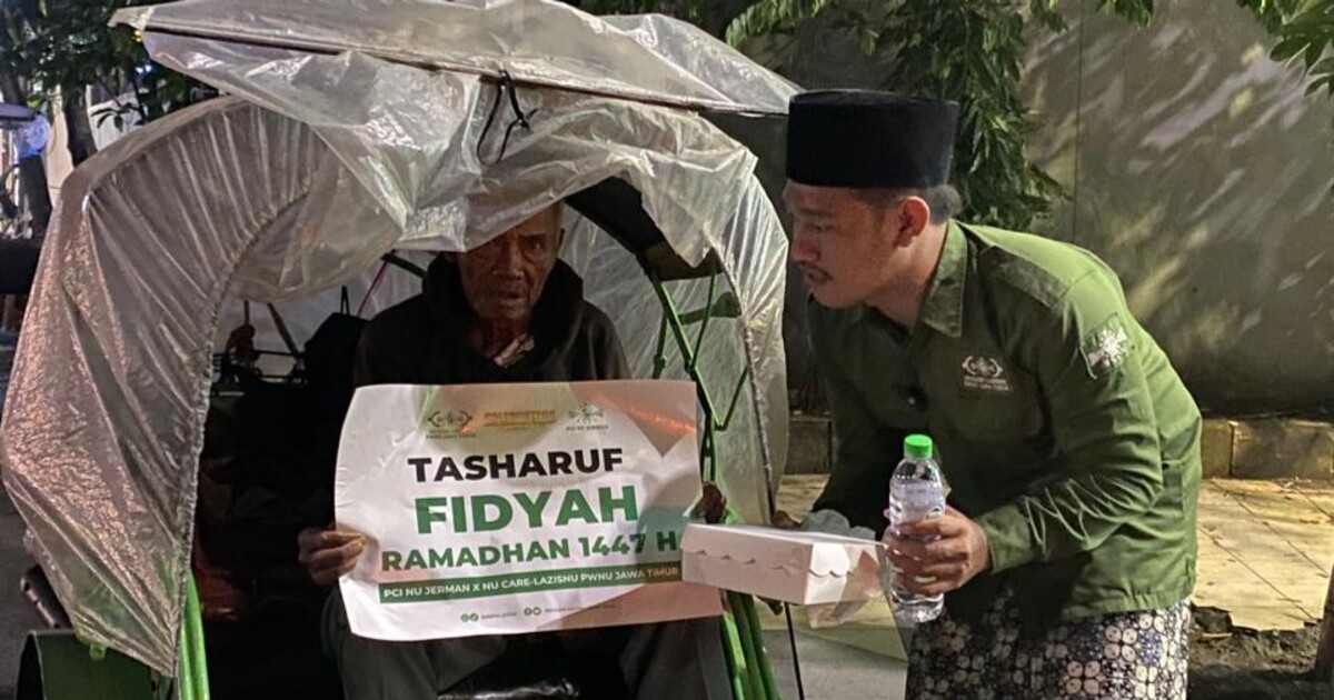 NU Care-LAZISNU Jatim Salurkan Fidyah Ramadhan, Sasar Tukang Becak dan Petugas TPA